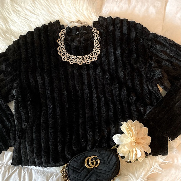 Zara NWOT Plush Black Top SZ-M - Picture 1 of 8